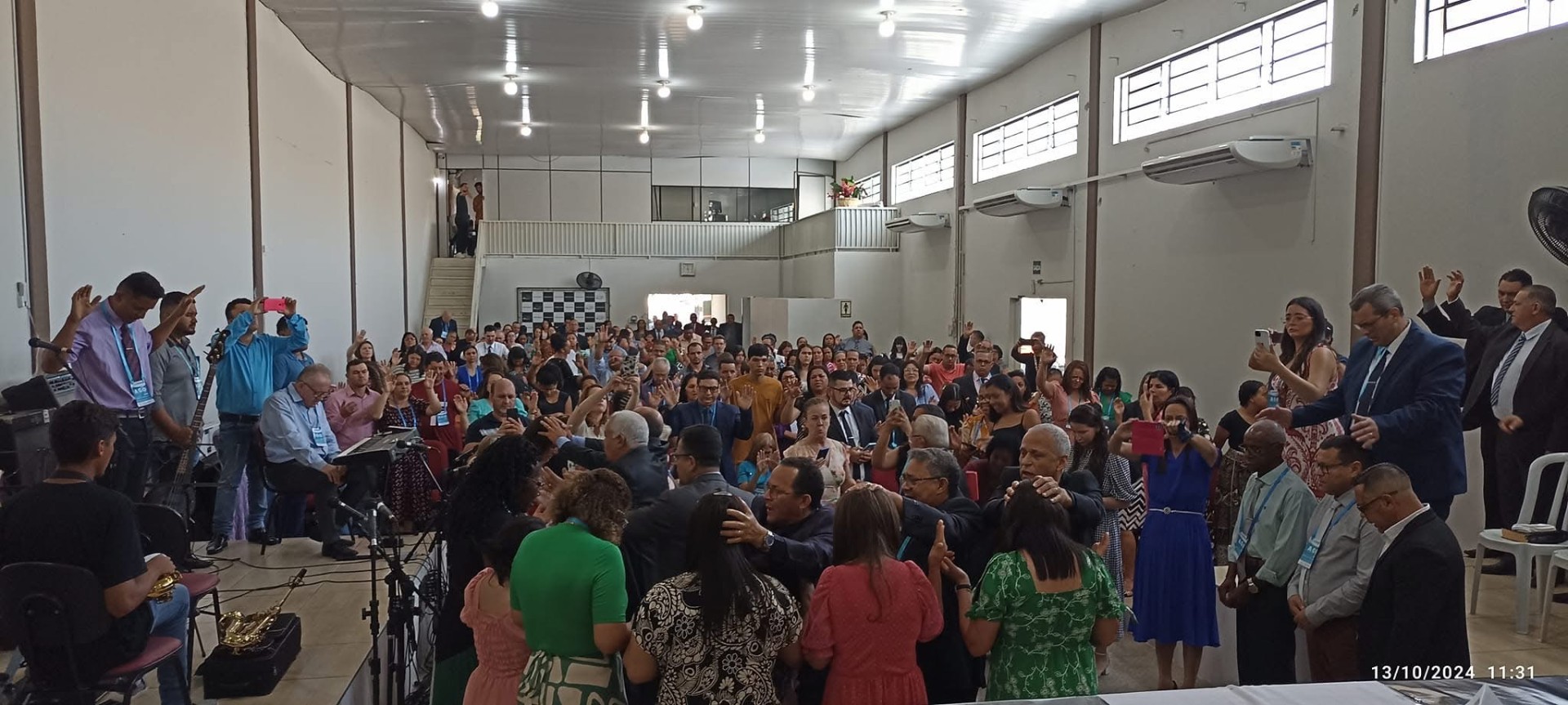 Culto de celebração com congregação