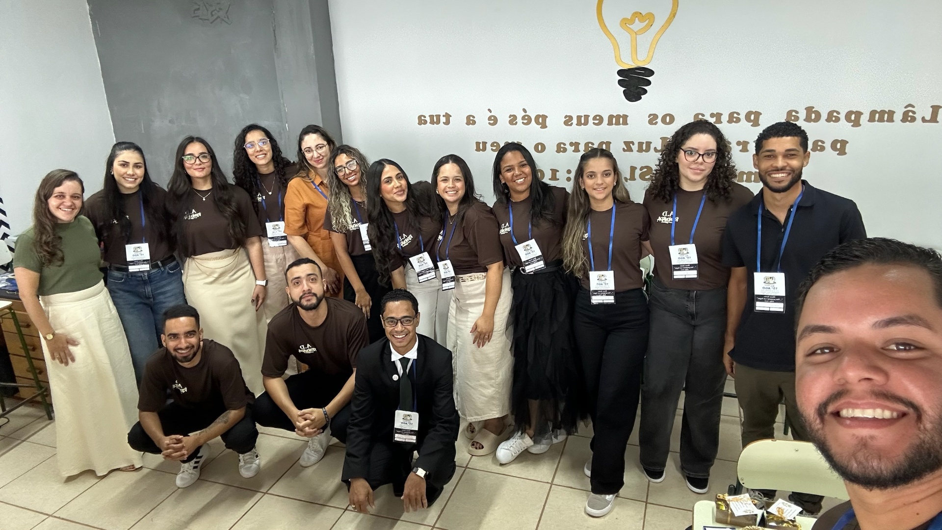 Equipe reunida no evento